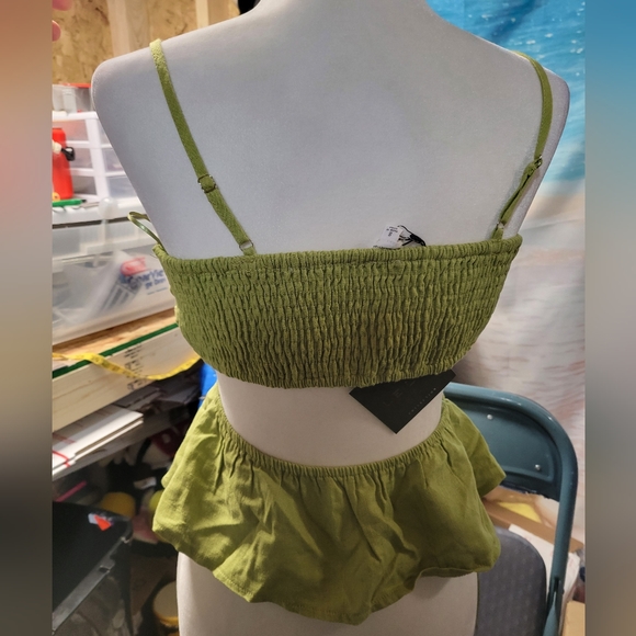 Le lis Collection NWT U Ring Front Split Top Size Small - Picture 2 of 6